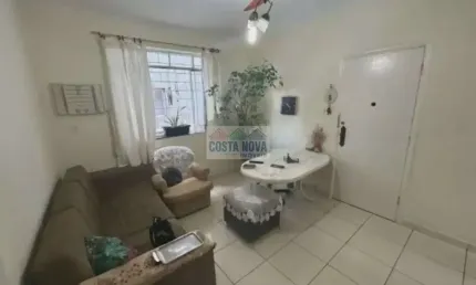 Apartamento com 2 dormitórios, ar e planejados no Campo Grande. Ótima localização