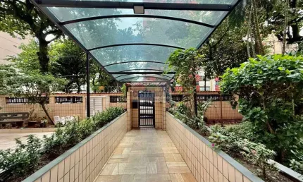 Apartamento de 75m,2, com 3 quartos e garagem privativa em Santos