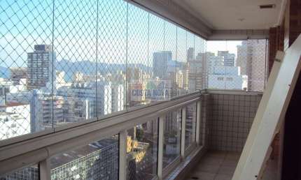 Excelente apartamento de 2 quartos com suite, varando com vidro, vista para o mar, no Gonzaga