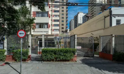 Apartamento para locação com 4m², 1 quarto, 1 cozinha, 1 sala, 1 vaga e área de serviço no itaim