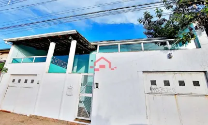 Casa com 3 quartos à venda na Rua Três Pontas, 1785, Carlos Prates, Belo Horizonte