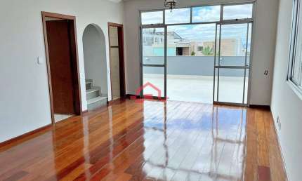 Cobertura para locação com 03 quartos, 01 suíte, 01 área externa ampla, e 01 vaga de garagem, bairr