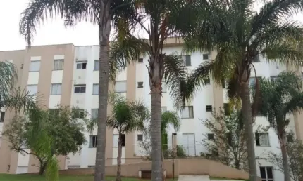 Apartamento à venda em Cotia-SP, Jardim Petrópolis: 2 quartos, sala, banheiro, vaga de garagem, 46m² de área.