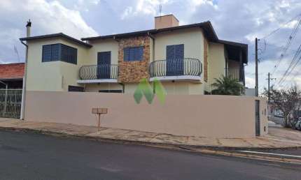 Sobrado 4 dormitorios a venda- Chacara dos Pinheiros - Botucatu/SP