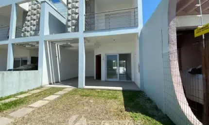 Oportunidade unica  sobrado com piscina ao ado do centrinho da nova tramandaí | disponível para venda e locação anual