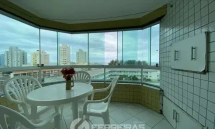 Uma raridade a uma quadra da beira-mar! Locação anual!