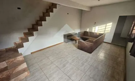 Casa com 2 quartos para alugar na Rua Marujada, Jardim Piraçuama, São Paulo