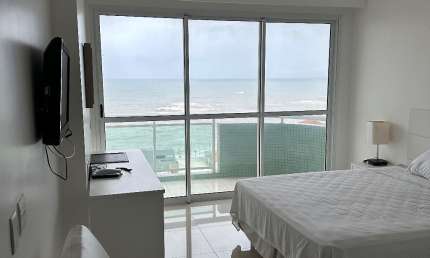 Alugo lindo Flat com vista para Praia dos Cavaleiros.