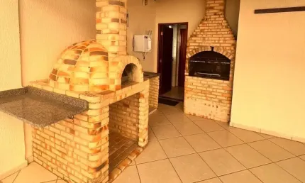Vendo excelente apartamento em condomínio na Glória