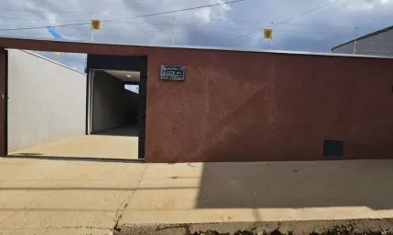 Casa com 3 quartos à venda na Quadra Quadra 46, Jardim da Barragem IV, Águas Lindas de Goiás, 300 m2 por R$ 450.000