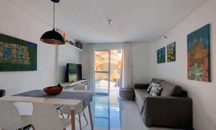 À venda : APARTAMENTO COM 2 QUARTOS NO CENTRO DE PORTO DE GALINHAS.