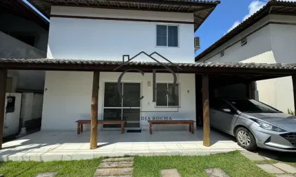 Belíssima casa em condomínio clube com portaria 24h!