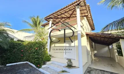 Excelente casa duplex em Buraquinho! Condomínio fechado!