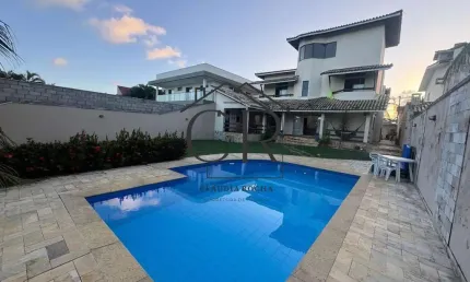 Fantástica casa em alameda fechada com mega área verde!