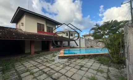 Casa em Vilas do Atlântico, alameda fechada a 150m da praia!