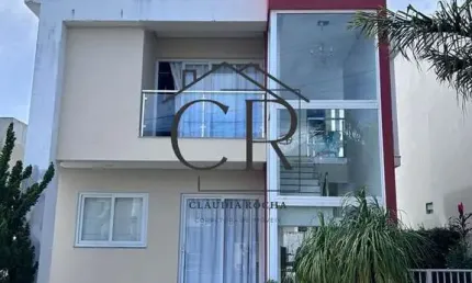 Casa em condomínio fechado com total infraestrutura!!