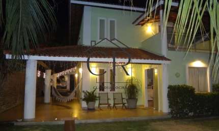 Maravilhosa casa com 3 suítes em condomínio fechado!!
