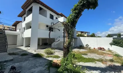 Oportunidade ímpar, casa em alameda fechada com mega remanescente em Vilas do Atlântico!