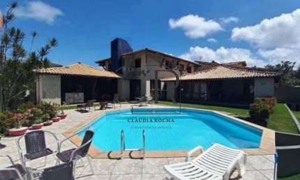 Linda casa em alameda fechada no coração de Vilas do Atlântico!