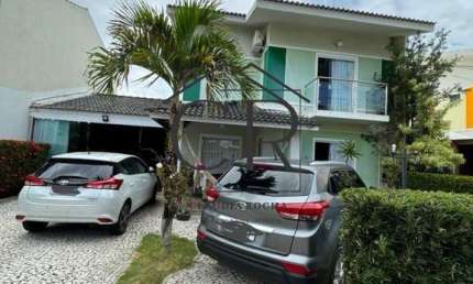 Maravilhosa casa com 4 suítes em condomínio fechado no melhor de Lauro de Freitas!