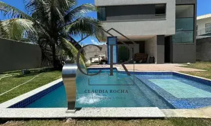 Maravilhosa casa novíssima, com energia solar em condomínio fechado!