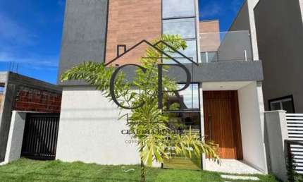 Linda casa recém construída em condomínio com portaria 24h, excelente infraestrutra de lazer!!