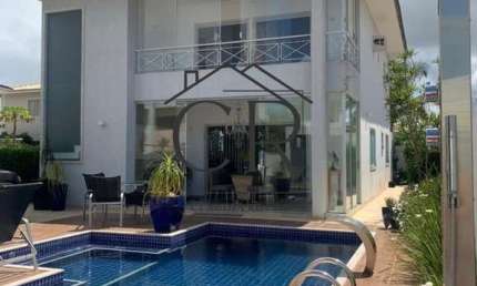 Maravilhosa casa em condomínio fechado em Vilas do Atlântico!!