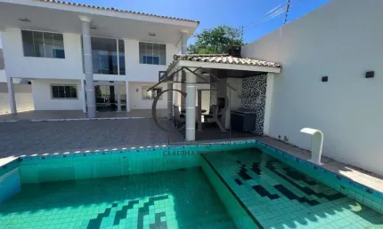 Maravilhosa casa em condomínio fechado na Priscila Dutra, ao lado de Vilas do Atlântico!