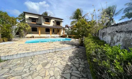Fantástica casa com excelente área externa, ao lado de Vilas do Atlântico!
