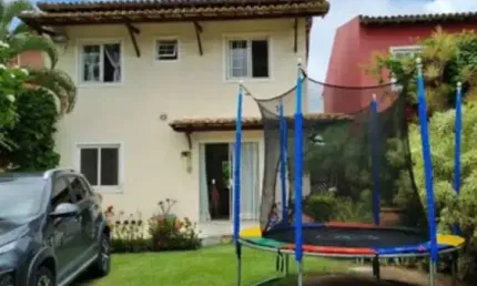 Casa em condomínio fechado com 3 quartos à venda na Rua Priscila B Dutra, Buraquinho, Lauro de Freitas por R$ 870.000