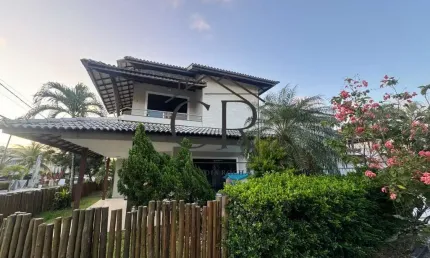 Impecável casa em condomínio fechado, pronta para morar!!