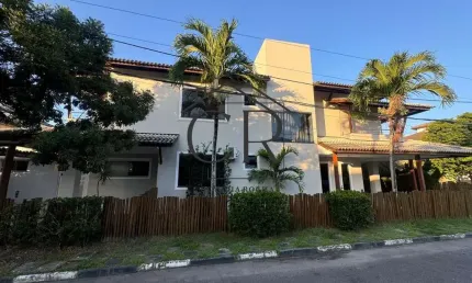 Impecável casa em condomínio fechado, pronta para morar!!