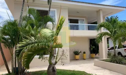 MANSÃO NO CORAÇÃO DE VILAS DO ATLÂNTICO COM MEGA ÁREA E CAMPO DE FUTEBOL