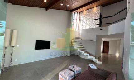 Casa Duplex em Alameda próxima à Praia de Vilas do Atlântico. Alameda tranquila e com praça central. Parece condomínio!
