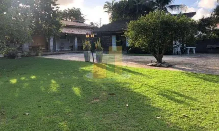 EXCELENTE CASA 4 SUÍTES EM CONDOMÍNIO EM LAURO DE FREITAS!