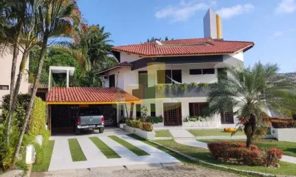 EXCELENTE CASA 4 SUÍTES EM CONDOMÍNIO, ÓTIMA LOCALIZAÇÃO!