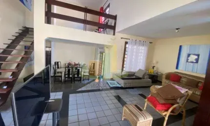Maravilhosa casa com piscina privativa em alameda fechada, aceita imóvel de menor valor como parte de pagamento!!