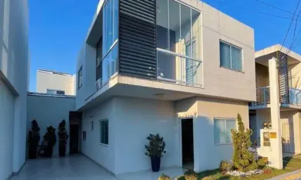 Casa em condomínio fechado com 1 quarto à venda na 1ª Travessa Amarílio Thiago dos Santos, Ipitanga, Lauro de Freitas por R$ 790.000