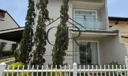 Fantástica casa em condomínio com portaria 24h e super infraestrutura!