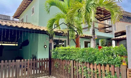 Linda casa em condomínio fechado, pronta para morar!