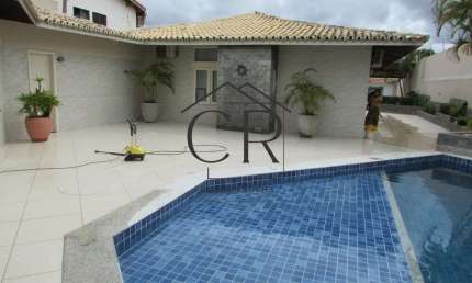 Excelente casa em alameda fechada no coração de Vilas do Atlântico!