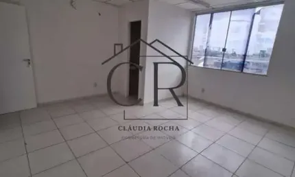 Oportunidade ímpar! Excelente sala com banheiro privativo!