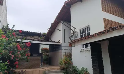 Excelente localização, em alameda fechada, com área comercial! Em Vilas do Atlântico!