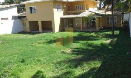 Casa grande em Lauro de Freitas! Próxima à praia de Ipitanga!