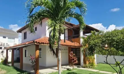 Excelente casa duplex em condomínio fechado com ótima infraestrutura!