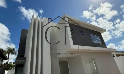 A 100m da praia em Vilas do Atlântico! Venha conferir!!!