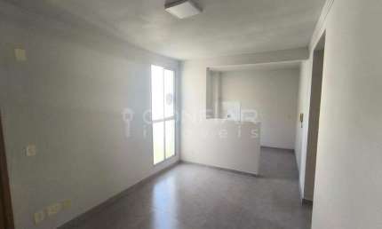 Apartamento de 2 quartos para Locação no bairro Floresta por R$1.300,00