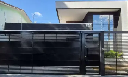 Casa com 4 quartos à venda na Travessa Brás, 196, Zona 08, Maringá