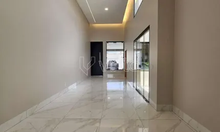 Casa em condomínio fechado com 3 quartos à venda na 9 E, 1, Garavelo Residencial Park, Aparecida de Goiânia por R$ 800.000