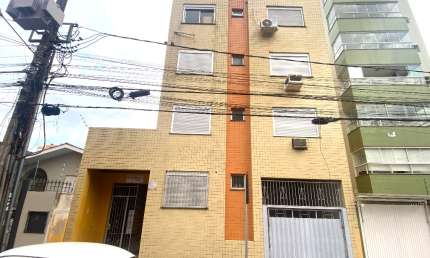 Lindo apartamento, localizado a uma quadra da Av. Presidente Vargas e a duas quadras do Hospital de Caridade.